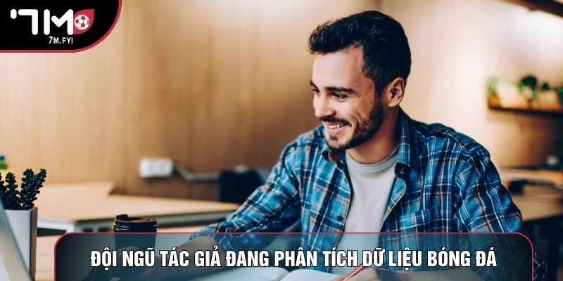 Đội ngũ tác giả đang phân tích dữ liệu bóng đá